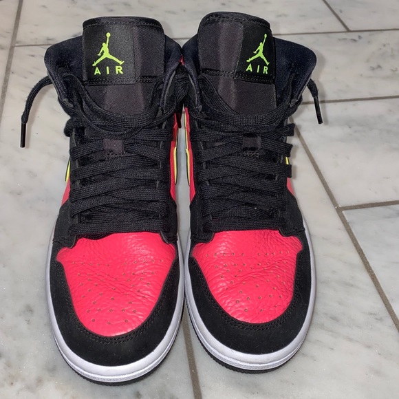 Air Jordan 1 - Picture 3 of 7